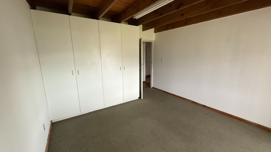 To Let 4 Bedroom Property for Rent in Knysna Central Western Cape
